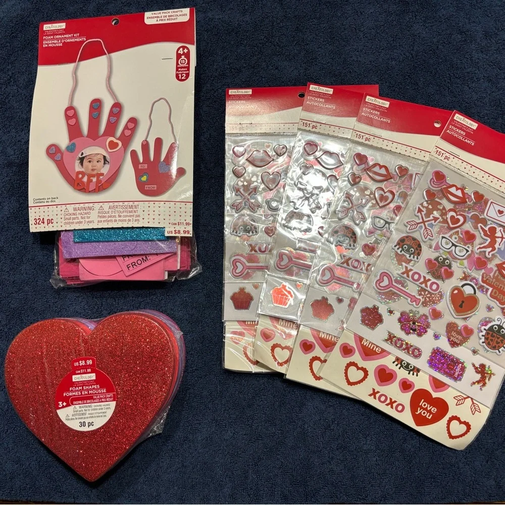 Pink Hand Foam Art Kit, 4 packs of stickers and 1 pack of 30 foam hearts.